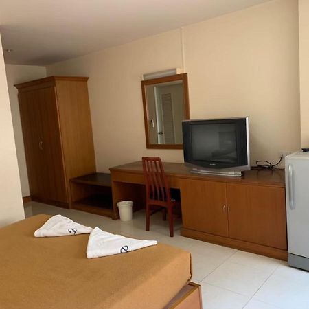 Pat Place Aparthotel Chiang Mai Exterior foto